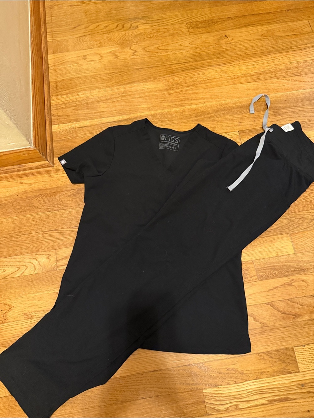Figs Black Women's Pajama Set with Gray Drawstring